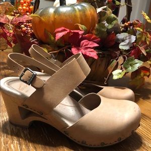 Dansko Size 38 Shoes